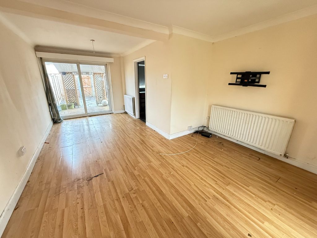 Property photo 2 of 9 3729404