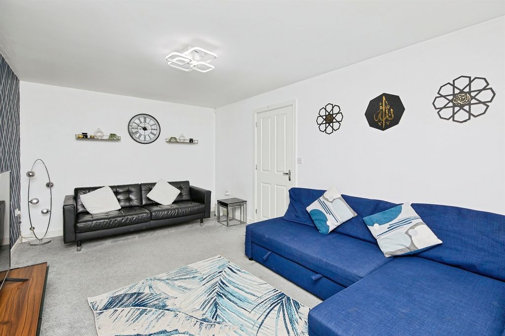 Property photo 3 of 20