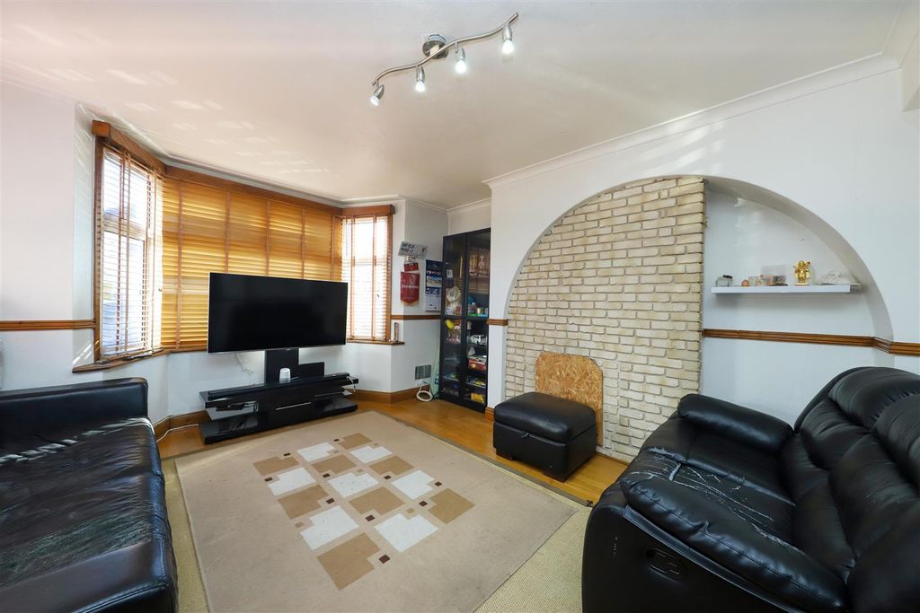 Property photo 2 of 10 Living Room