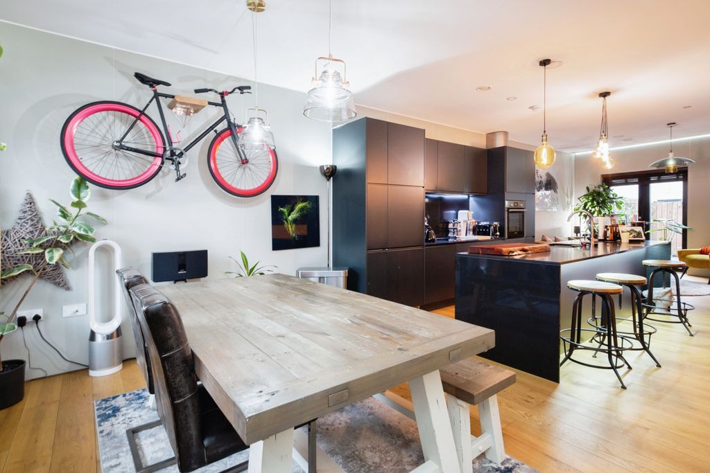 Property photo 2 of 24 Dining Area