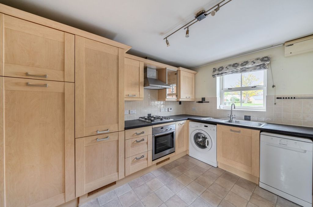 Property photo 3 of 20