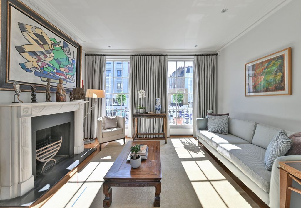Property photo 1 of 16 Milner Street, Sw3