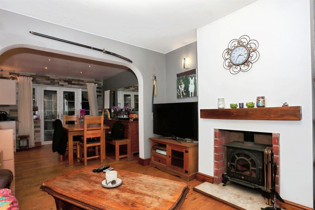 Property photo 3 of 41