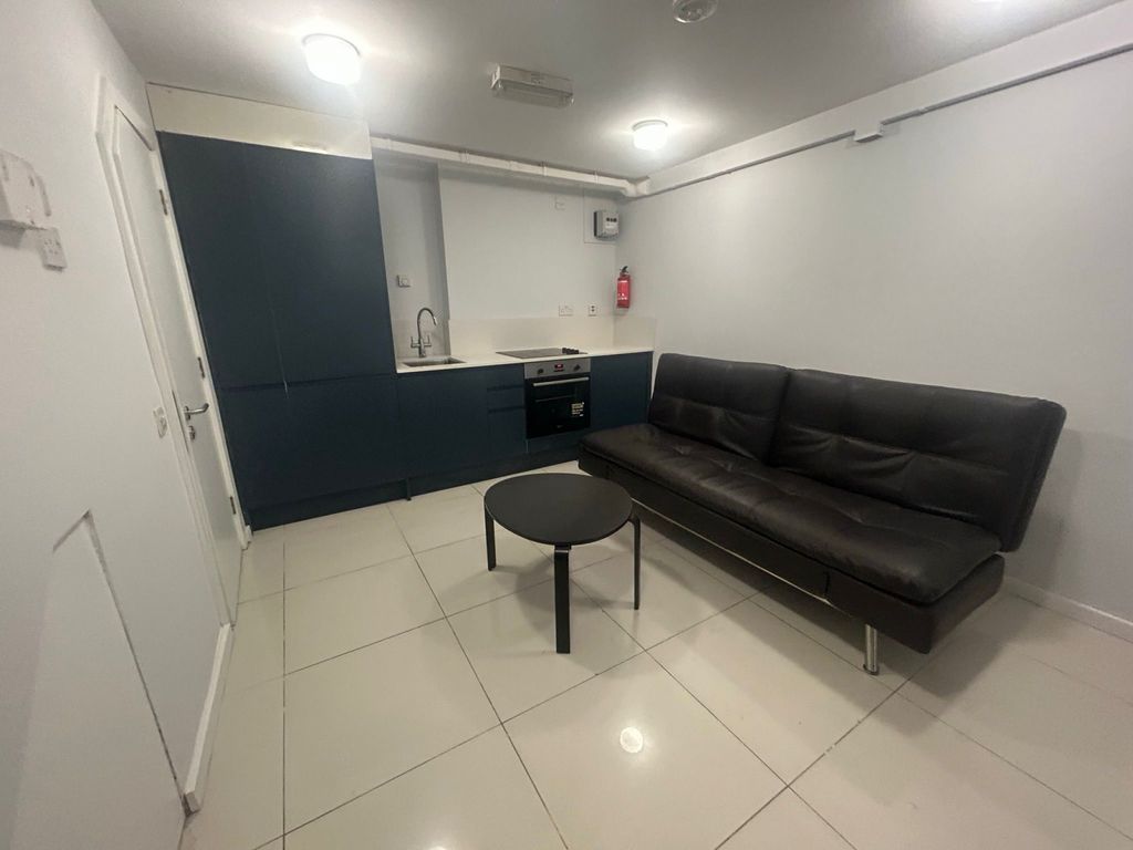 Property photo 1 of 3 1 Bedroom Flat