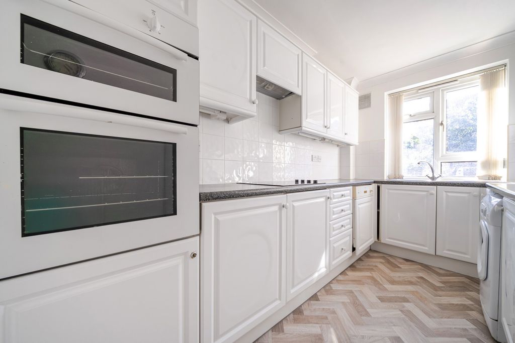 Property photo 2 of 15 Kitchen