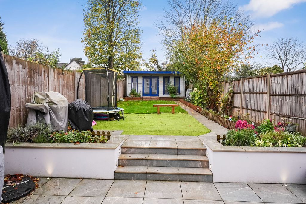 Property photo 3 of 17