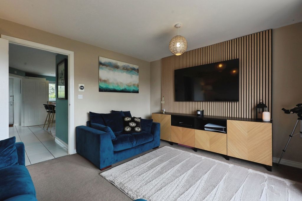 Property photo 3 of 17 Pbox-Img.Jpg