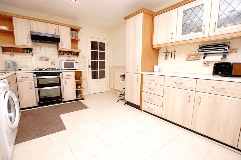 Property photo 3 of 13 Kitchen