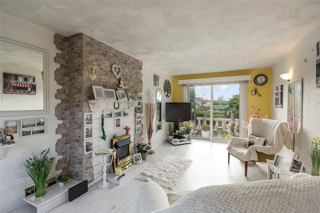 Property photo 2 of 23 Picture No. 04