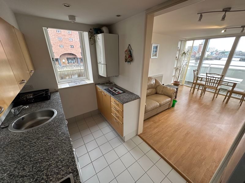 Property photo 3 of 12 Kitchen