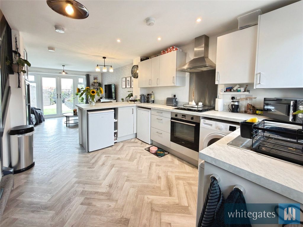 Property photo 3 of 17 Picture No. 10