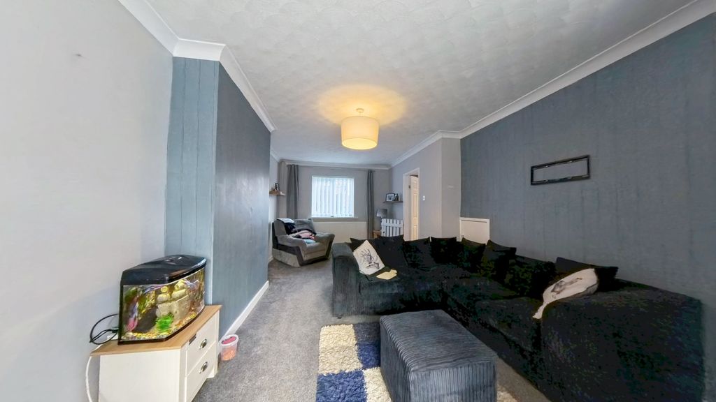 Property photo 3 of 20