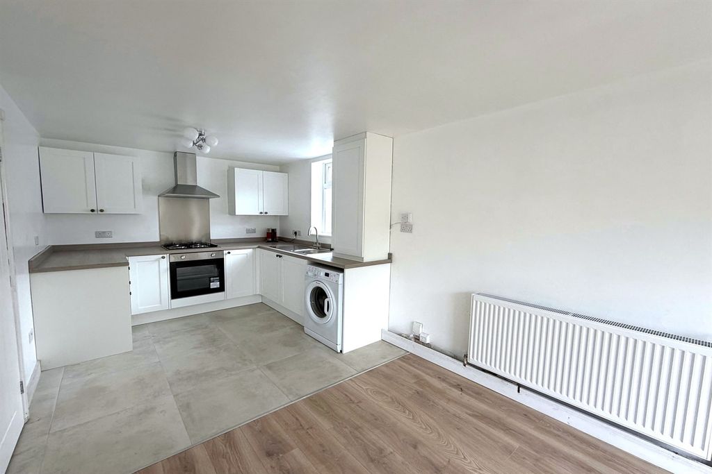 Property photo 1 of 11 (Main)