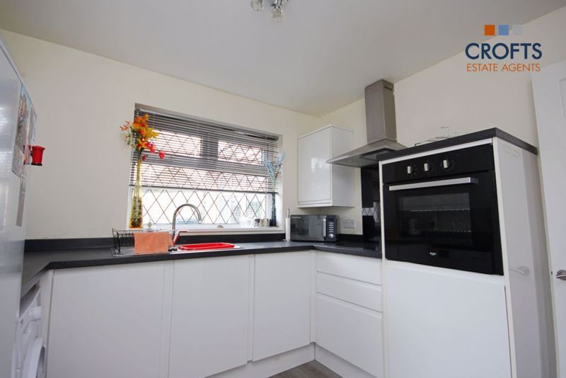 Property photo 3 of 9 Kitchen