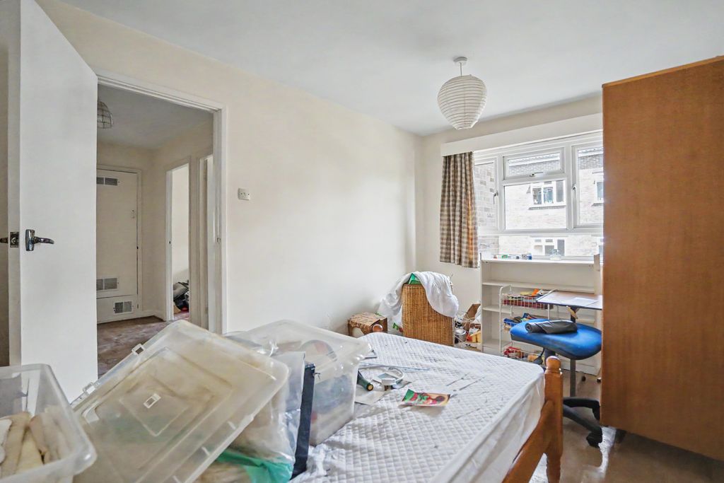 Property photo 2 of 16 Flat 8 Furze Court, Ashburton Road, Addiscombe, South Croydon, Cr0 6Ap
