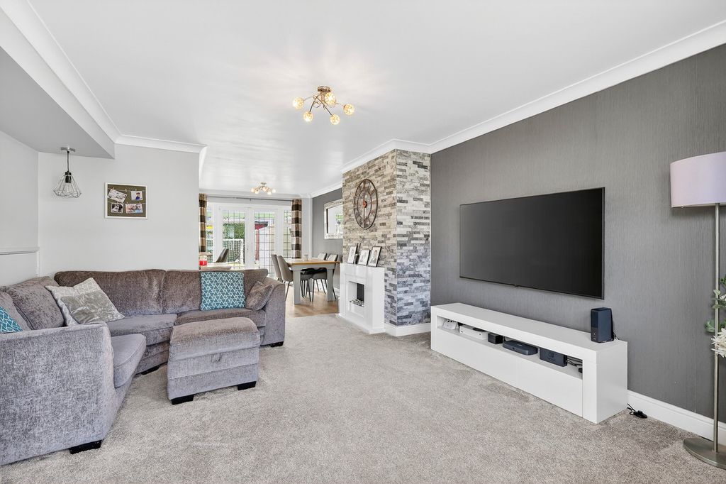 Property photo 3 of 30