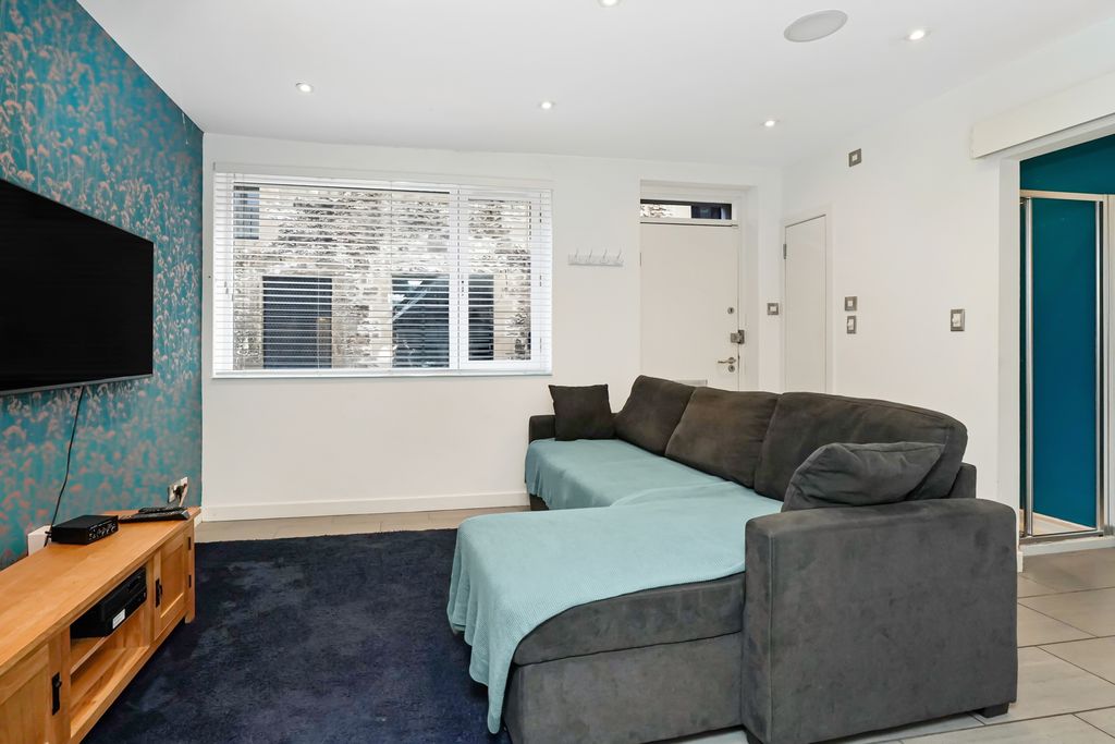 Property photo 3 of 16 Property Image 3