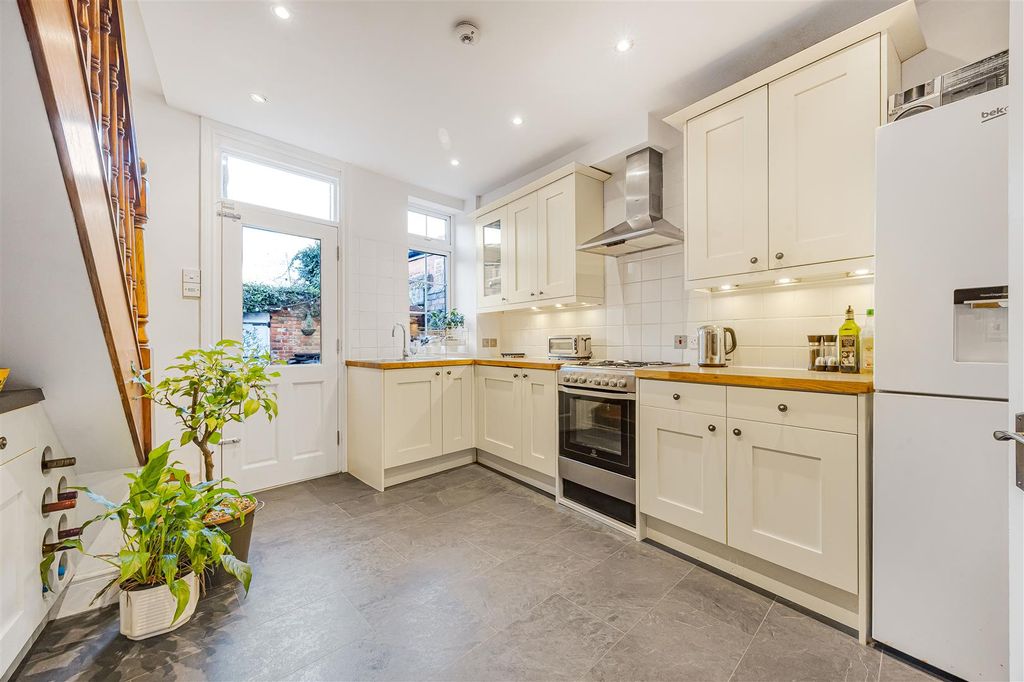 Property photo 3 of 15 7_71788.Jpg