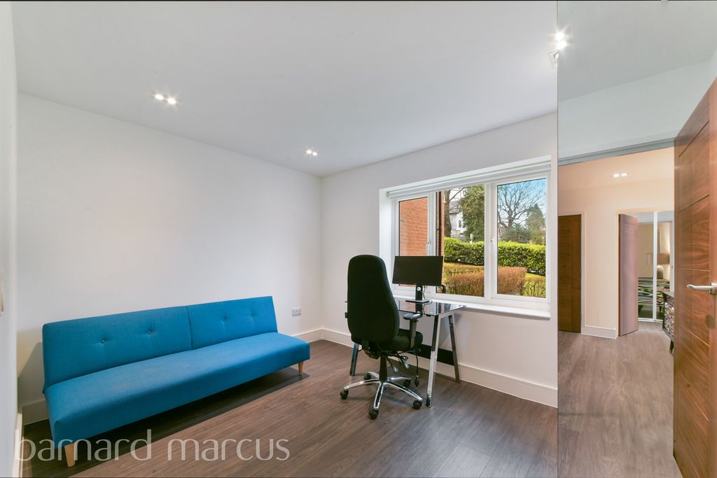 Additional image 6 of 3 bed flat for saleWest Hill, South Croydon CR2
