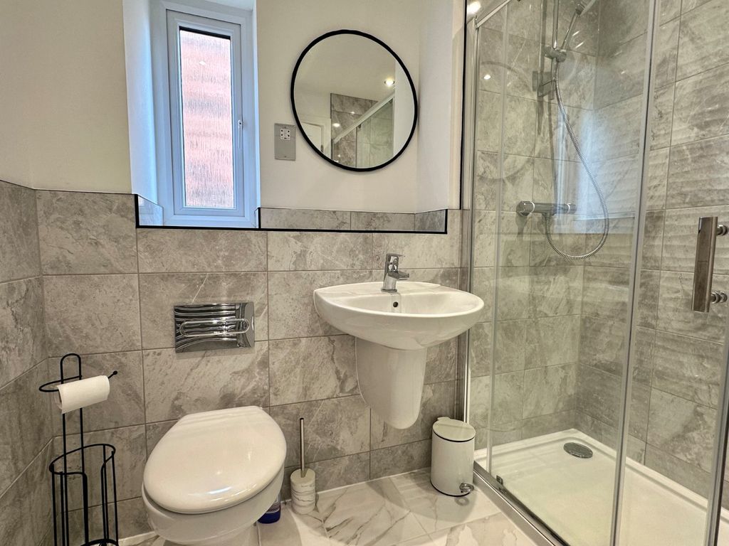 Property photo 3 of 29 En Suite