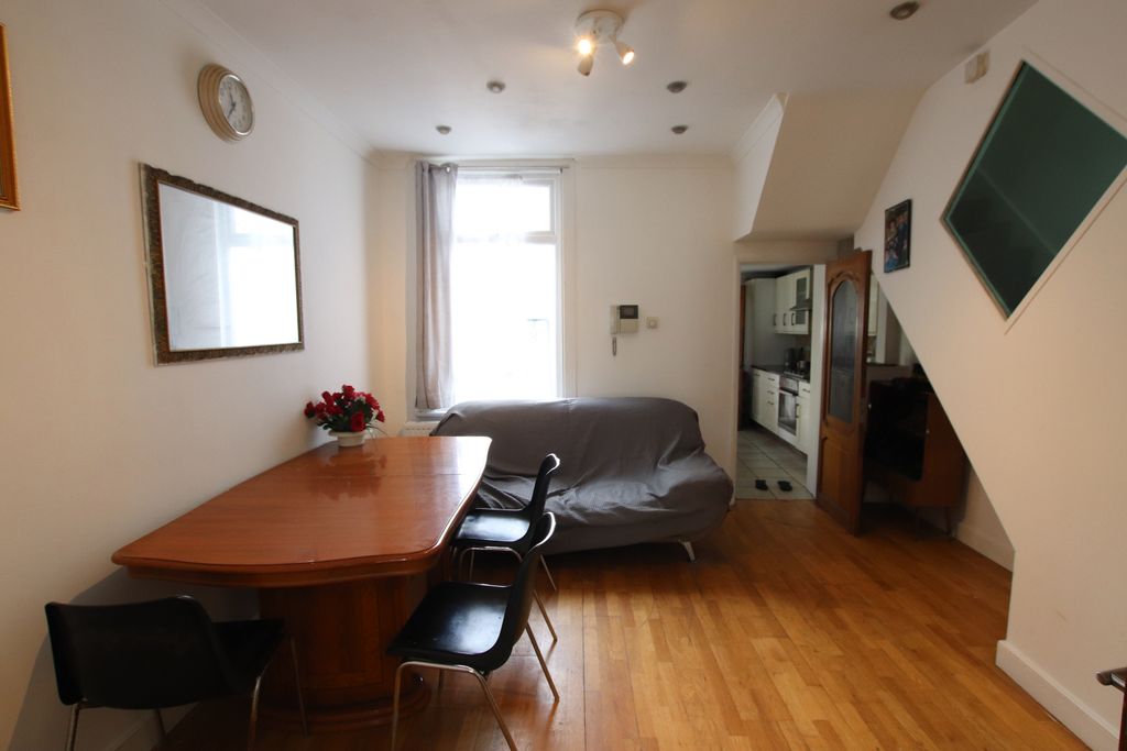 Property photo 3 of 16 Gallery
