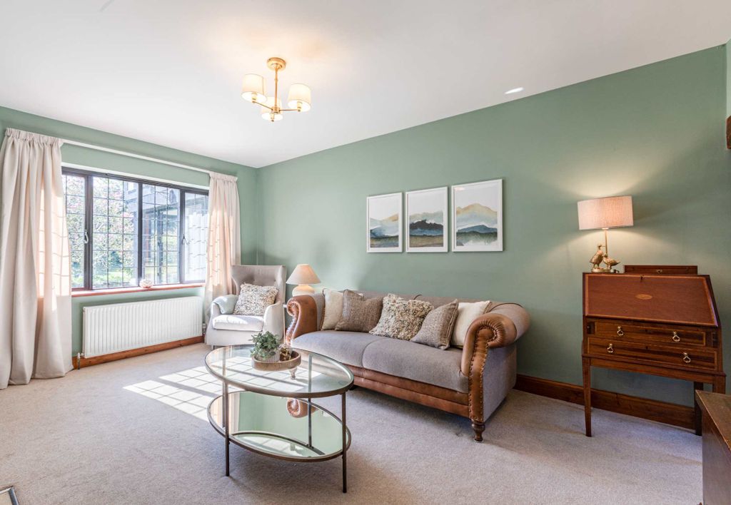 Property photo 1 of 17