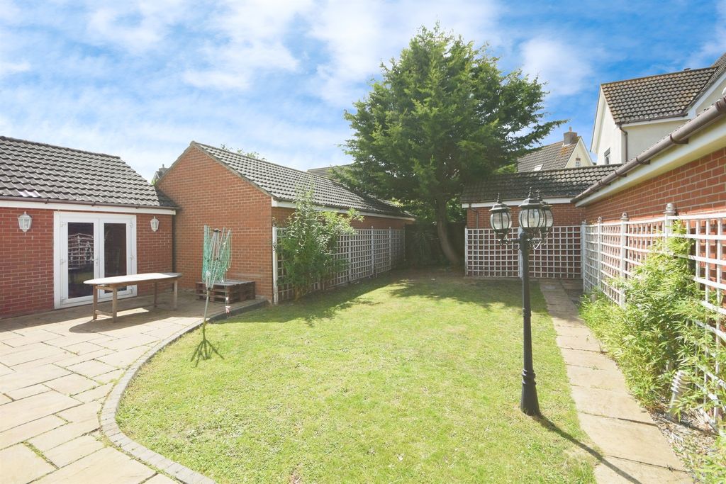 Property photo 3 of 17