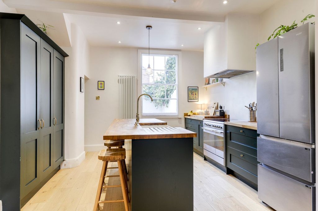 Property photo 2 of 29