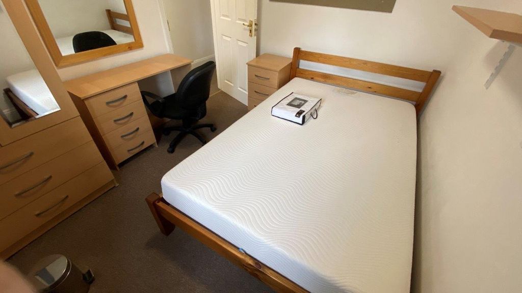 Property photo 2 of 14 Img_9915.Jpg