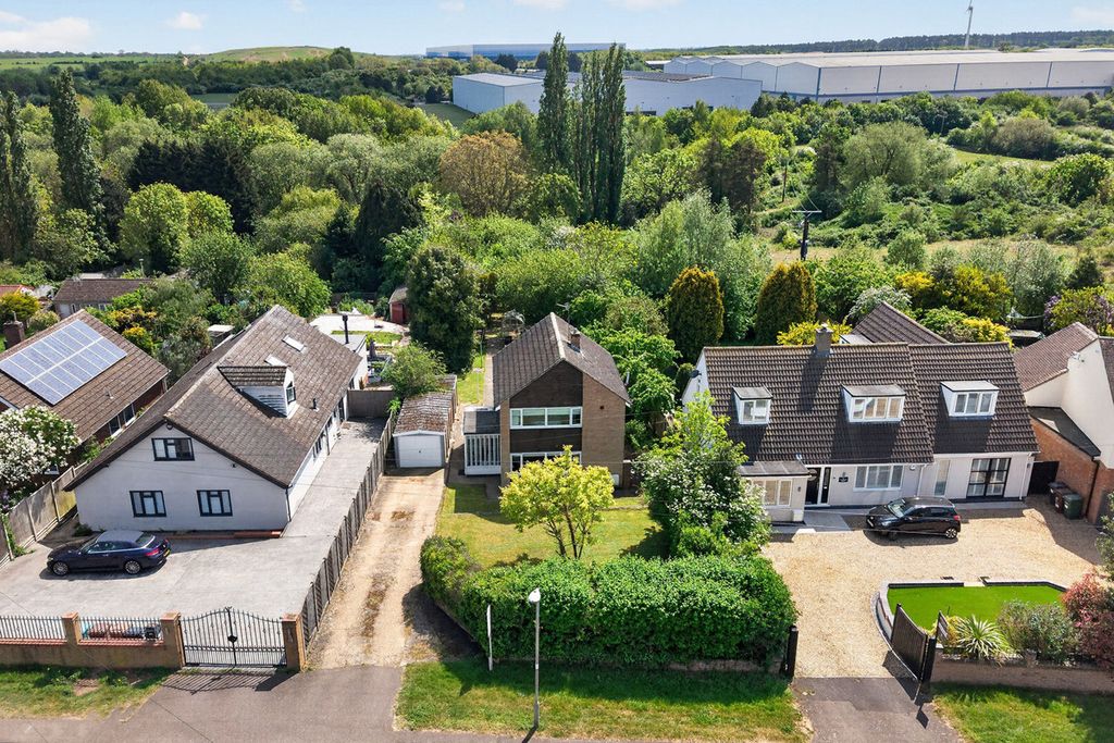 Property photo 1 of 50