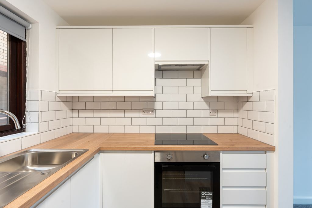 Property photo 3 of 14 Kitchen