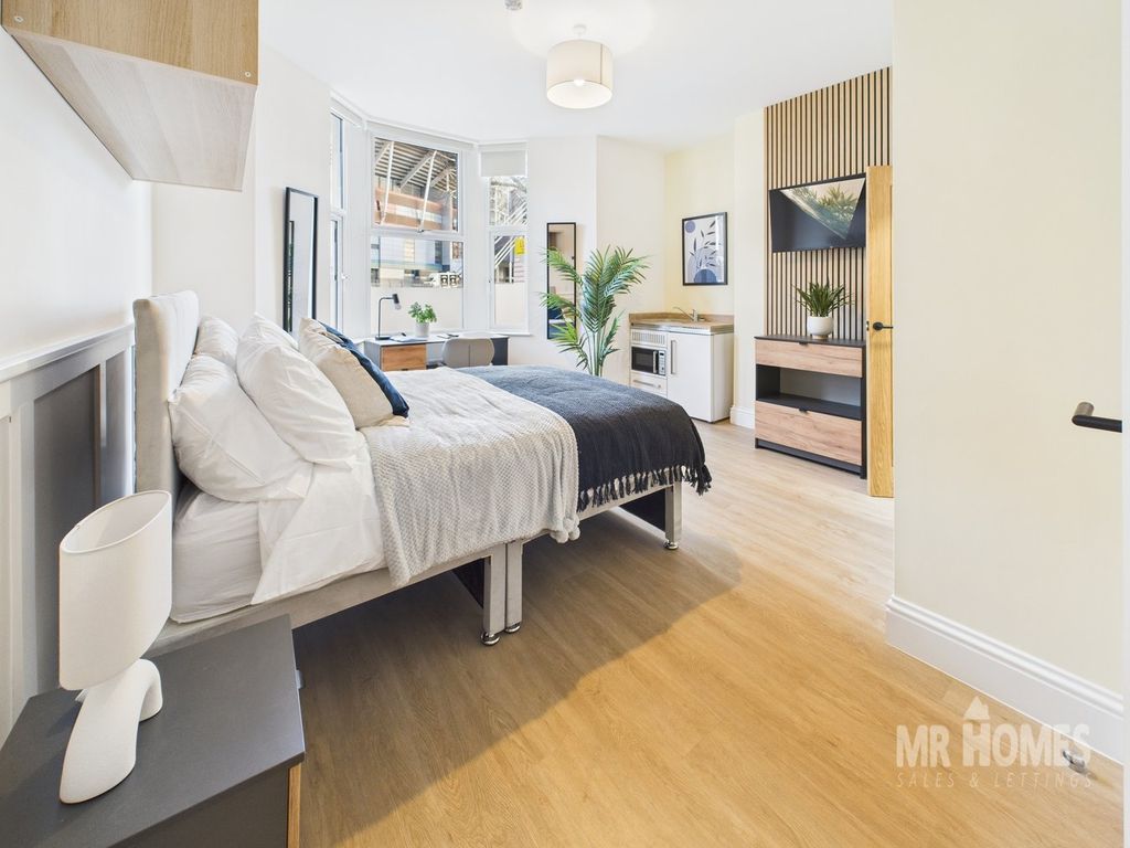 Property photo 1 of 30