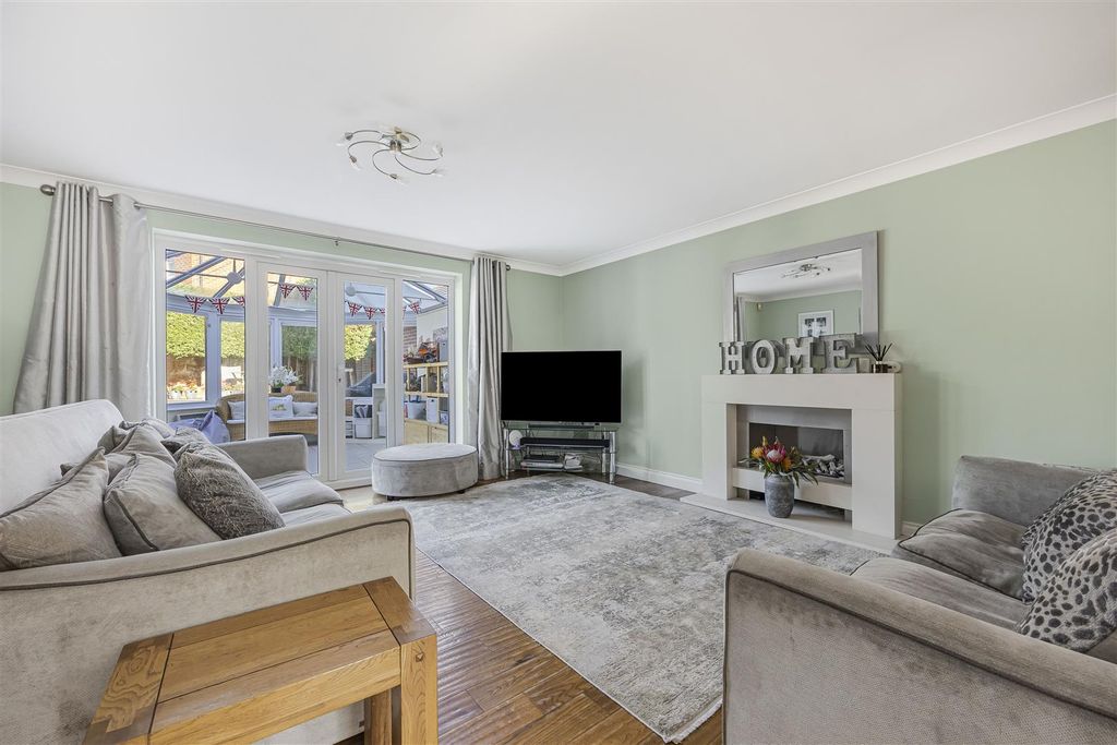 Property photo 2 of 24