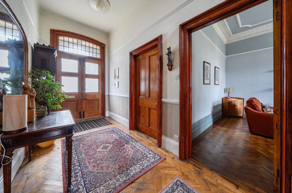 Property photo 2 of 22