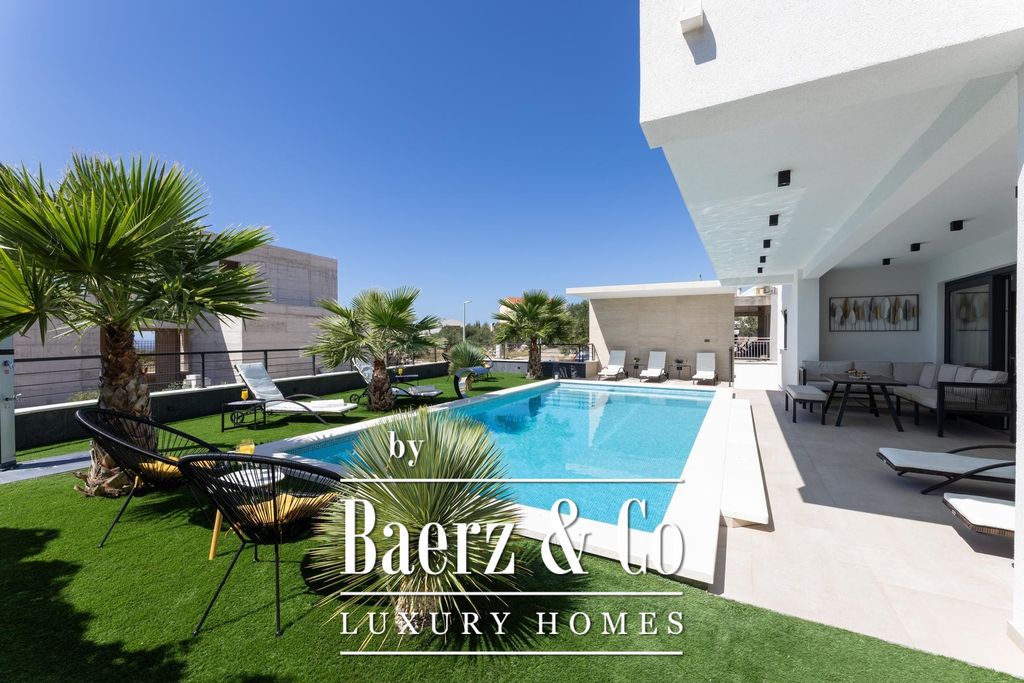 Property photo 1 of 35