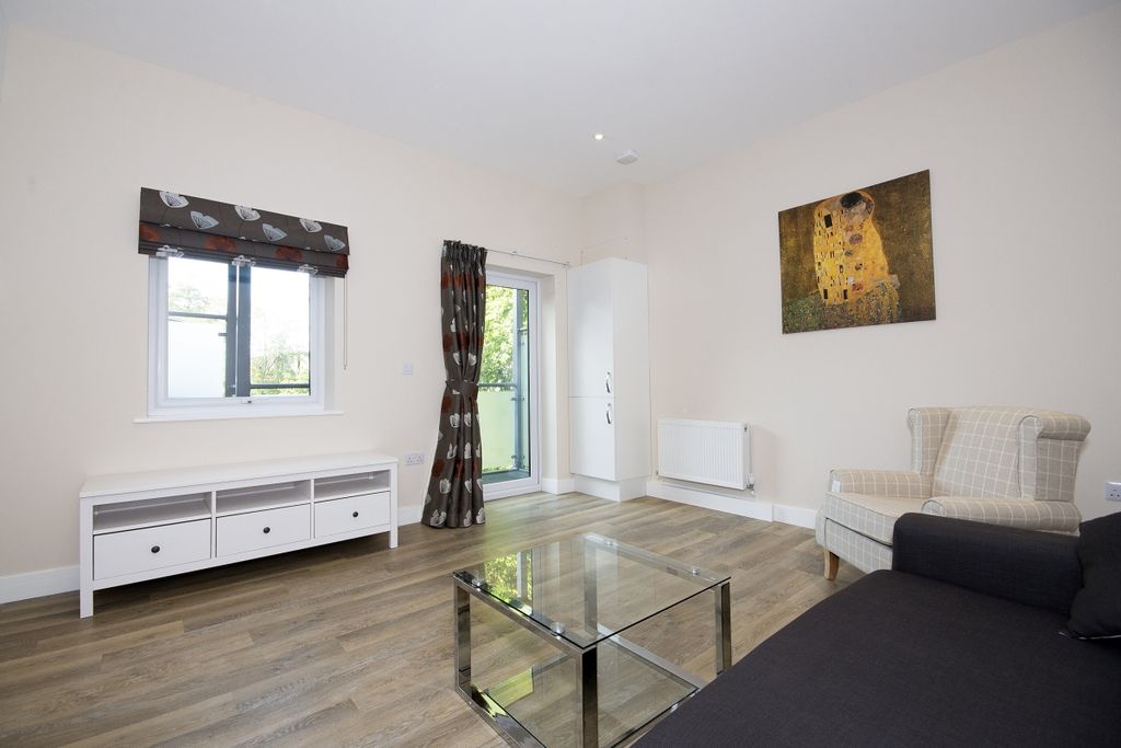 Property photo 3 of 7 Image (106)