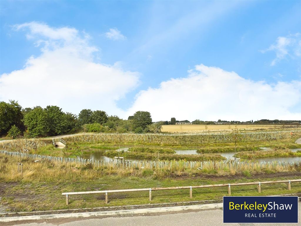 Property photo 2 of 27 Ec83Cdc3--4D8B-8C85-C3C3138Bc400-87113-00000D49222