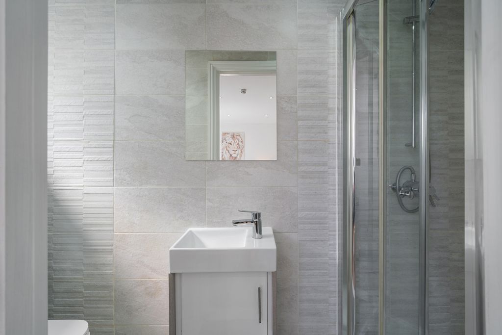 Property photo 2 of 13 83A Mitcham Road Sw17 9Pd-1