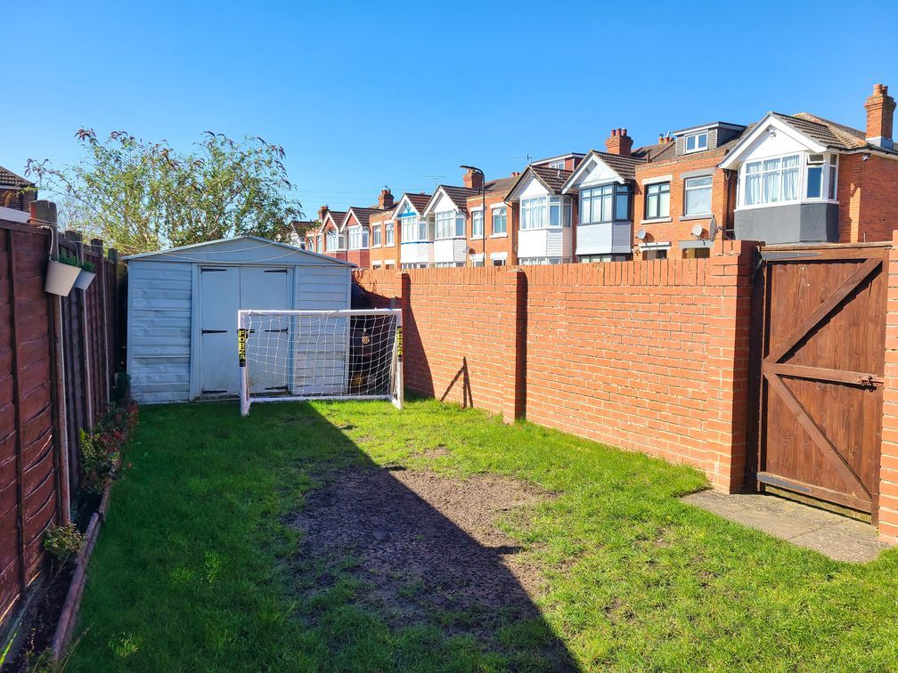 Property photo 2 of 28