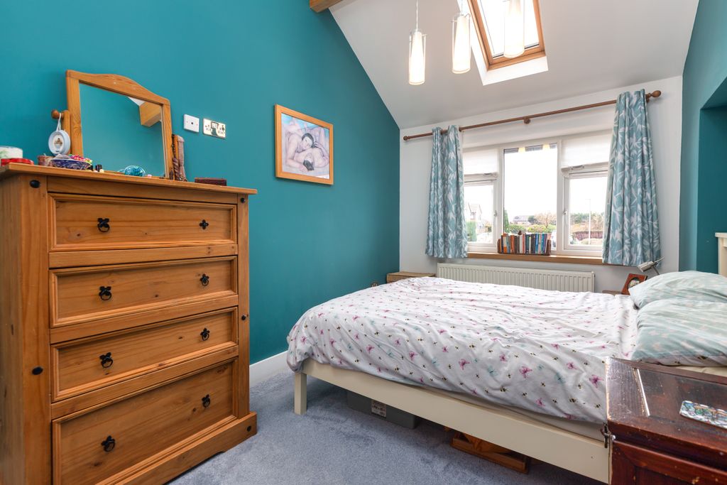 Property photo 2 of 23 20 Windsor Drive-11