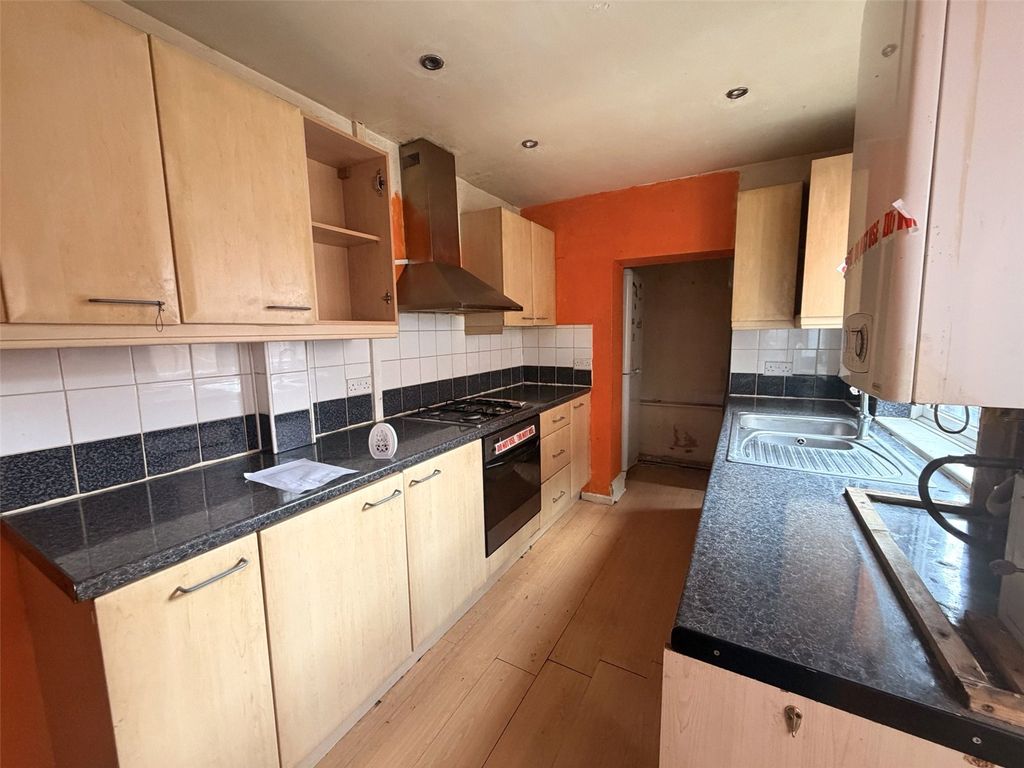 Property photo 3 of 12 Picture No. 10