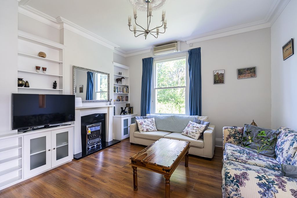 Property photo 3 of 17