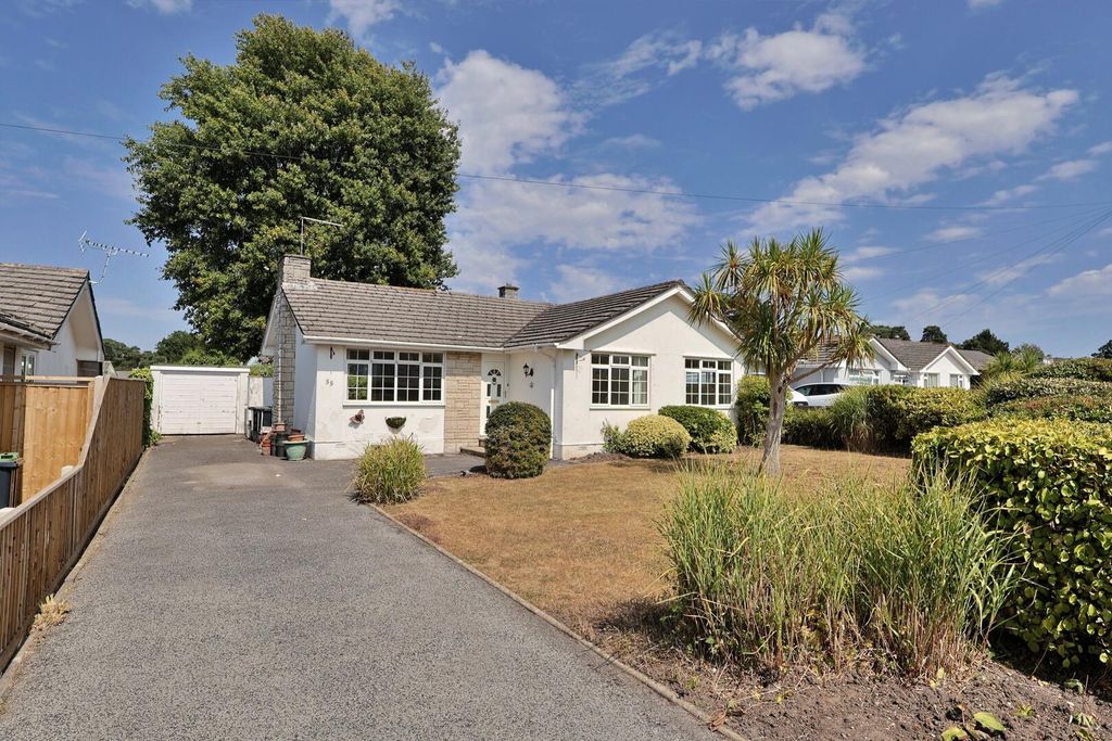 Property photo 1 of 14 Front (Exterior)