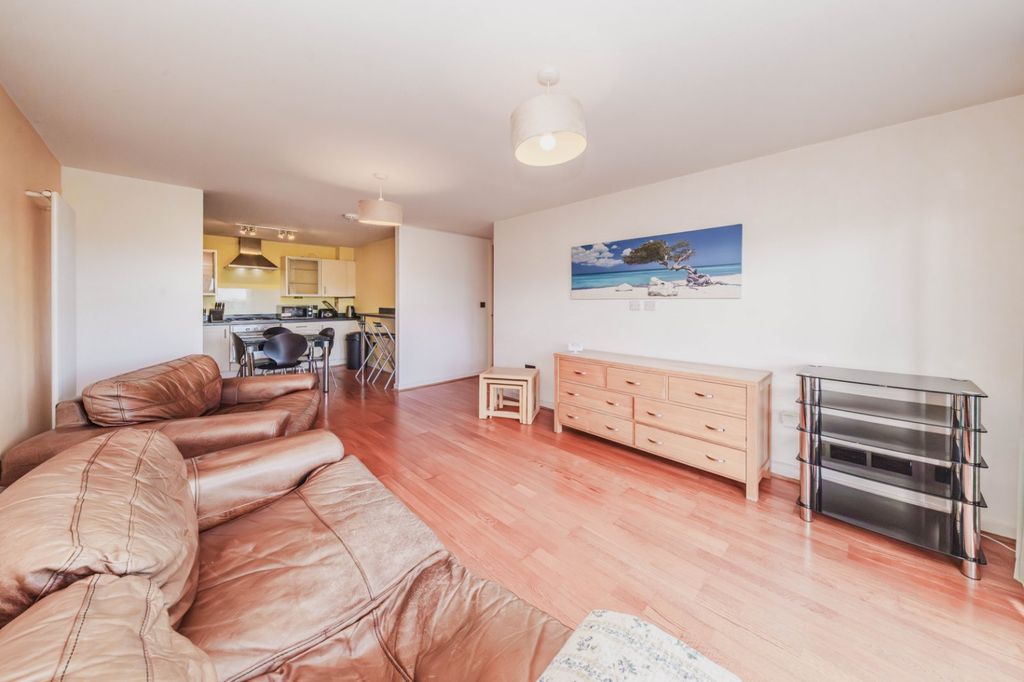 Property photo 3 of 21 Picture 3