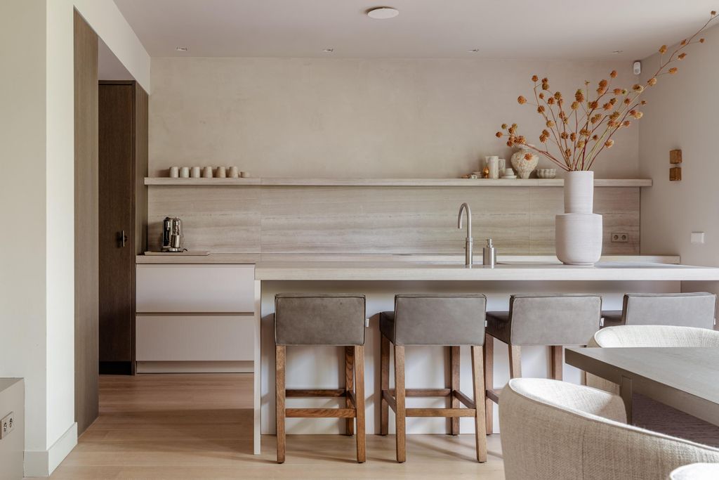 Property photo 3 of 36