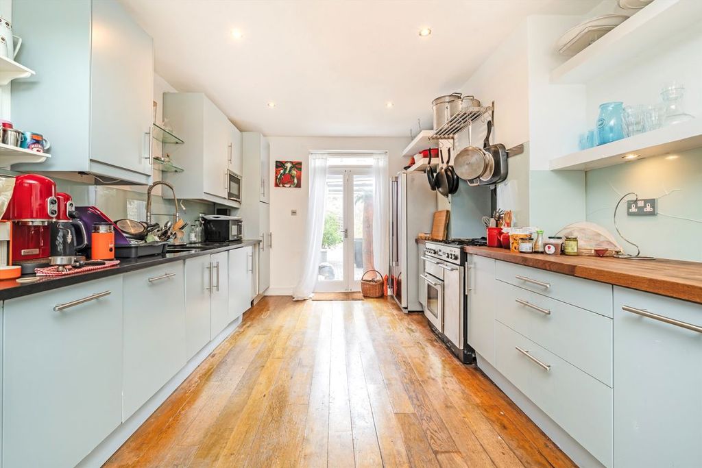 Property photo 3 of 11