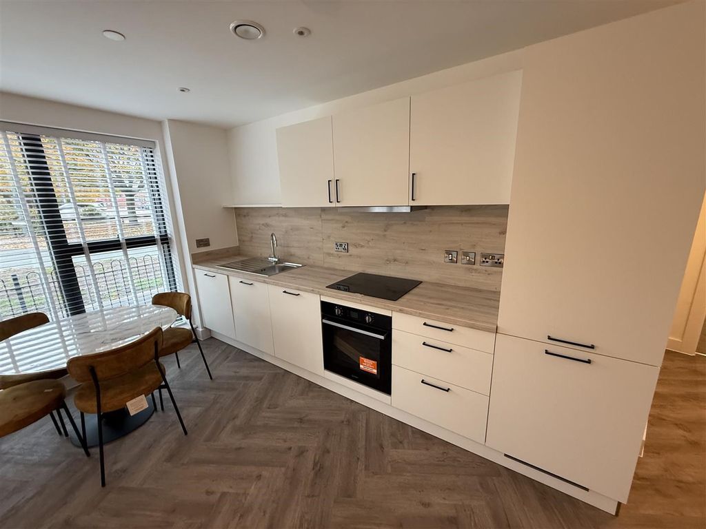 Property photo 2 of 12 Kitchen