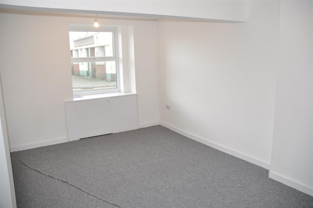 Property photo 2 of 6 Image