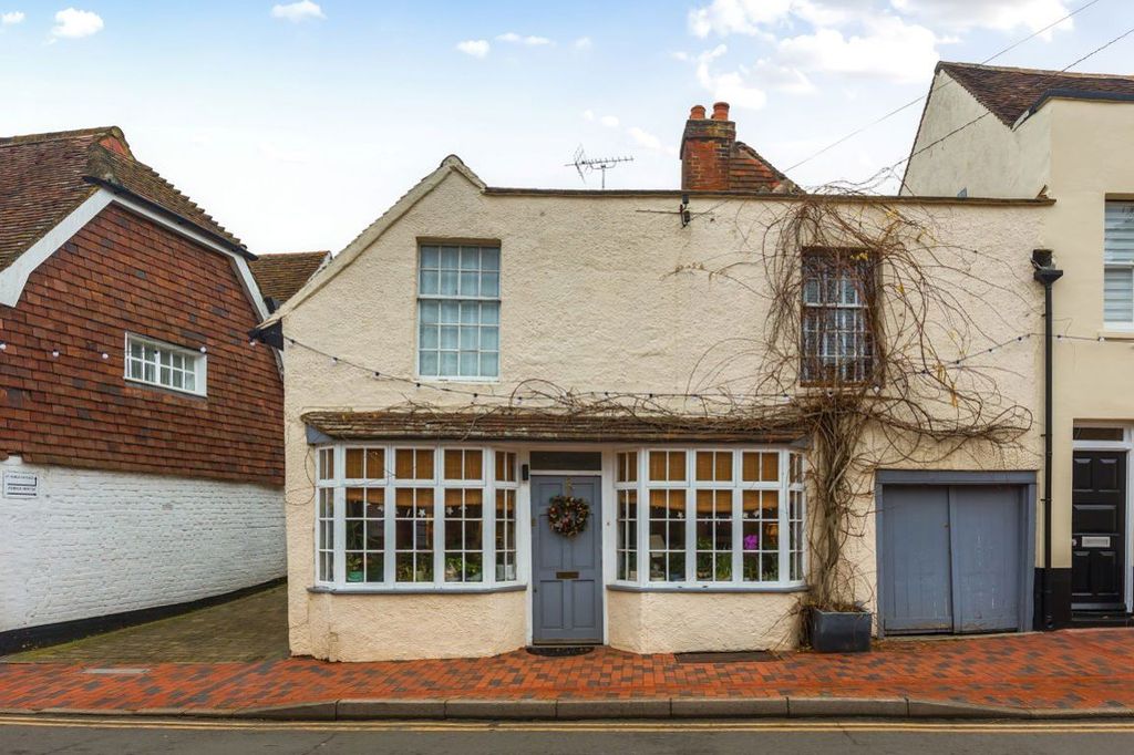 Property photo 2 of 11