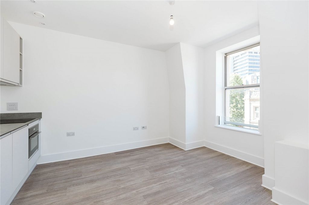 Property photo 1 of 11 Picture No. 04